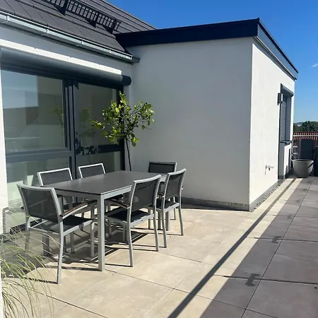 Moderne Penthouse- Mit Alpensicht Und Grossem Balkon Naehe Messe